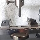 Dreipunktbiegepr&uuml;fung an Zwick Uni. Pr&uuml;fanlage - St&uuml;tzweite 150 mm