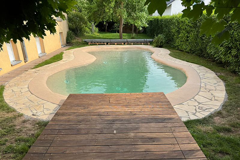 pool-nachher-vollgefuellt-hinten-banner.jpg